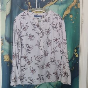 Apt. 9 White and Black Floral Blouse